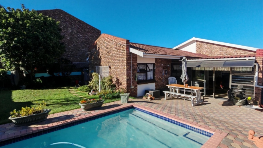 3 Bedroom Property for Sale in Deoville Park Western Cape